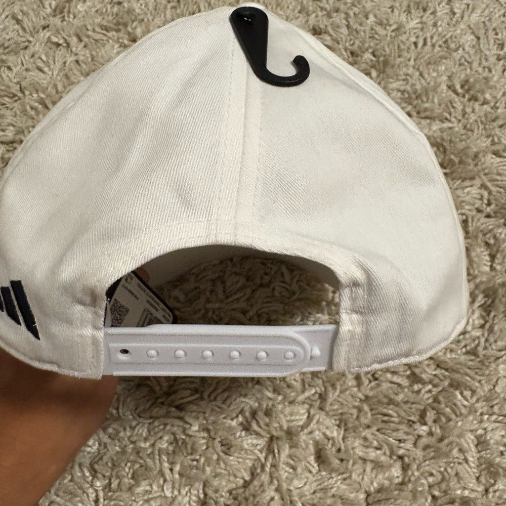 Adidas Real Madrid Cap in white, youth size, NWT - Picture 3 of 6